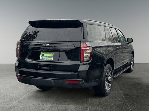 Used 2024 Chevrolet Suburban Z71 image 7