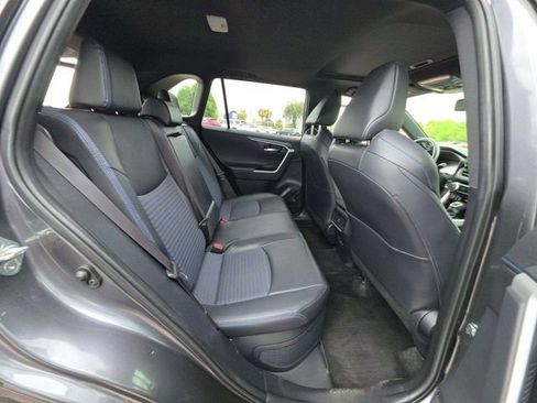 Used 2025 Toyota RAV4 XSE AWD/4WD image 9