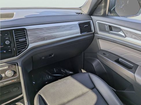 Certified 2023 Volkswagen Atlas Cross Sport SE FWD image 15
