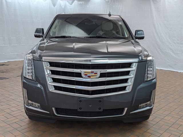 Used 2019 Cadillac Escalade Luxury AWD/4WD image 2