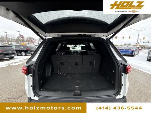 Used 2023 Chevrolet Traverse LT image 27