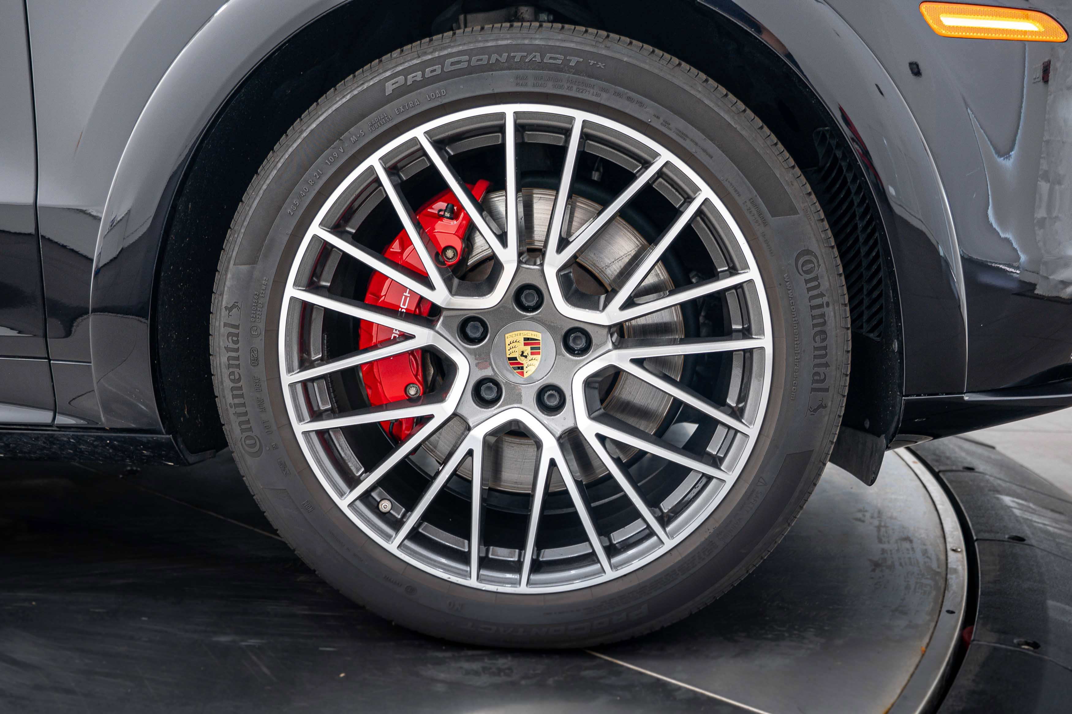 Certified 2022 Porsche Cayenne GTS AWD/4WD image 11