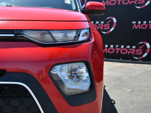 Used 2022 Kia Soul LX w/ Technology Package FWD image 11