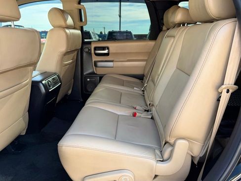 Used 2017 Toyota Sequoia Limited w/ Safety & Convenience Package image 28