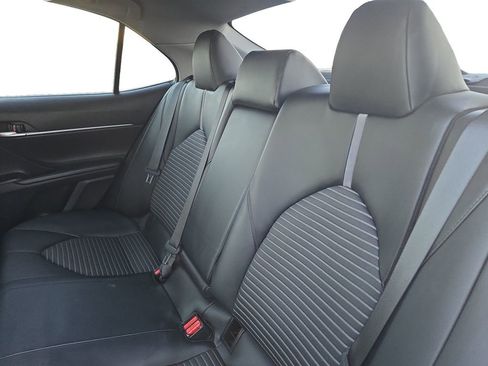 Used 2022 Toyota Camry SE image 13