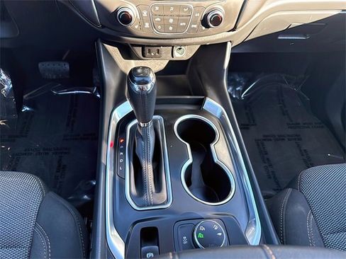 Used 2020 Chevrolet Traverse LT image 25