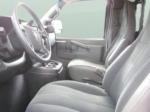 Used 2024 GMC Savana 2500 w/ Driver Convenience Package image 13