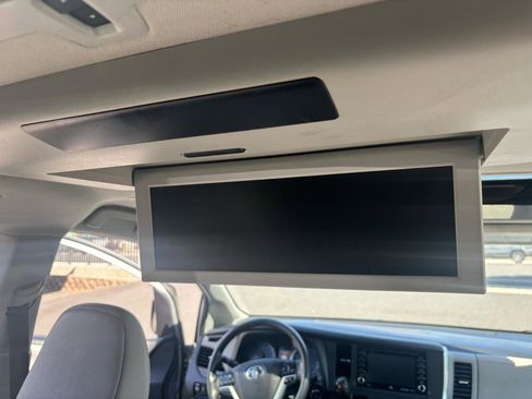 Used 2019 Toyota Sienna Limited Premium w/ Carpet Mat Package AWD/4WD image 13