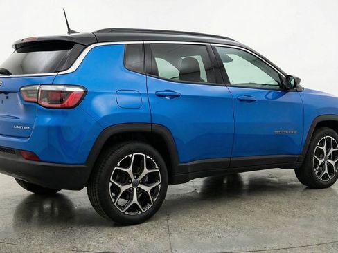 Used 2025 Jeep Compass Limited image 7