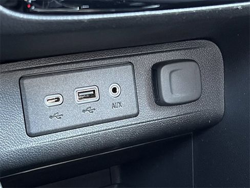 Used 2020 Buick Encore GX Preferred w/ Cold Weather Comfort Package image 25