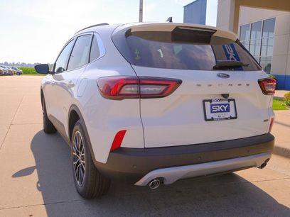 New 2025 Ford Escape SE
