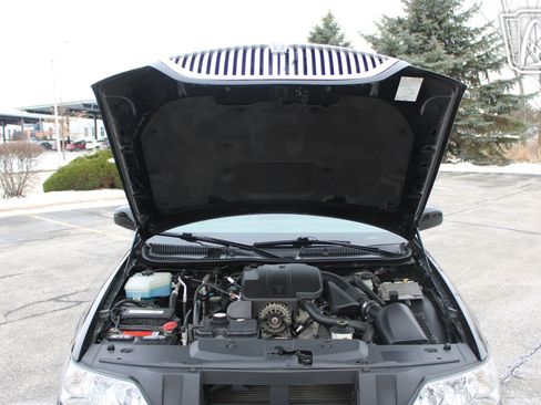 Used 2006 Lincoln Town Car Designer Series image 15