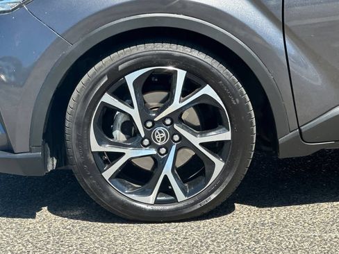 Used 2021 Toyota C-HR XLE FWD image 26