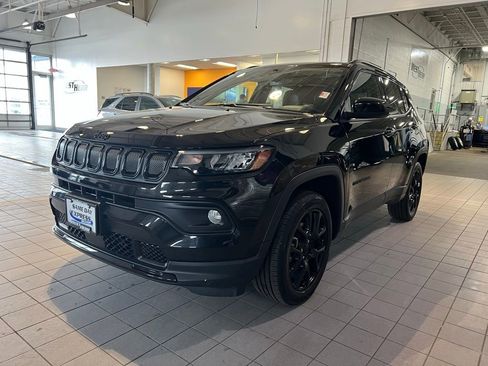Used 2022 Jeep Compass Altitude w/ Sun and Sound Group image 5