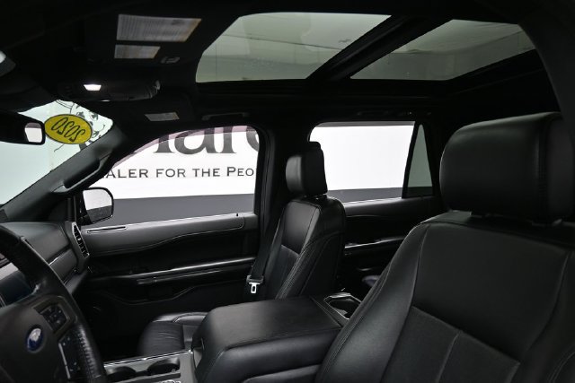 Used 2020 Ford Expedition XLT w/ Equipment Group 202A AWD/4WD image 18