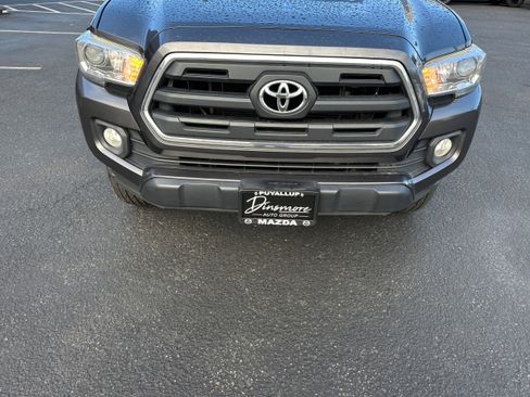 Used 2016 Toyota Tacoma SR5 AWD/4WD image 20