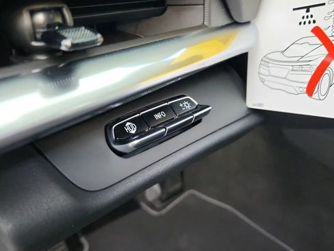 Used 2024 Chevrolet Corvette Stingray Preferred Cpe w/ 2LT image 40