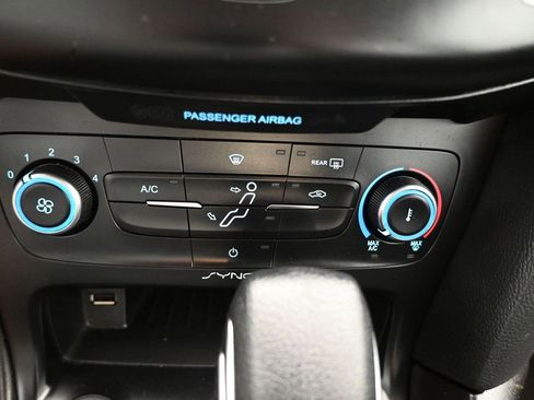 Used 2018 Ford Focus SE image 15