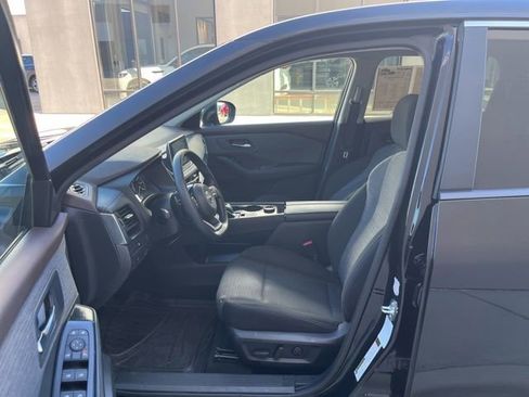 Used 2023 Nissan Rogue SV image 27