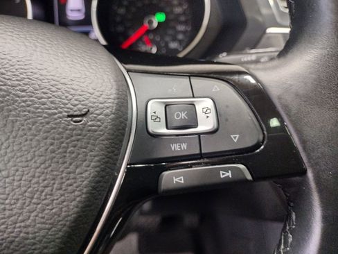 Used 2019 Volkswagen Tiguan SE w/ Panoramic Sunroof Package image 29