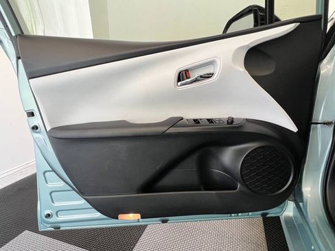 Used 2019 Toyota Prius Limited image 7