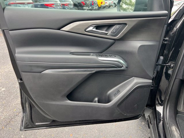 Used 2026 Chevrolet Traverse LT AWD/4WD image 25