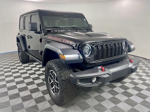Used 2024 Jeep Wrangler Unlimited Rubicon w/ Technology Group AWD/4WD image 7