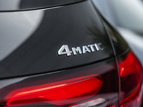 Used 2025 Mercedes-Benz GLC 350e GLC 350e image 25