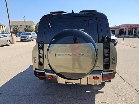 Used 2023 Land Rover Defender 130 X image 4