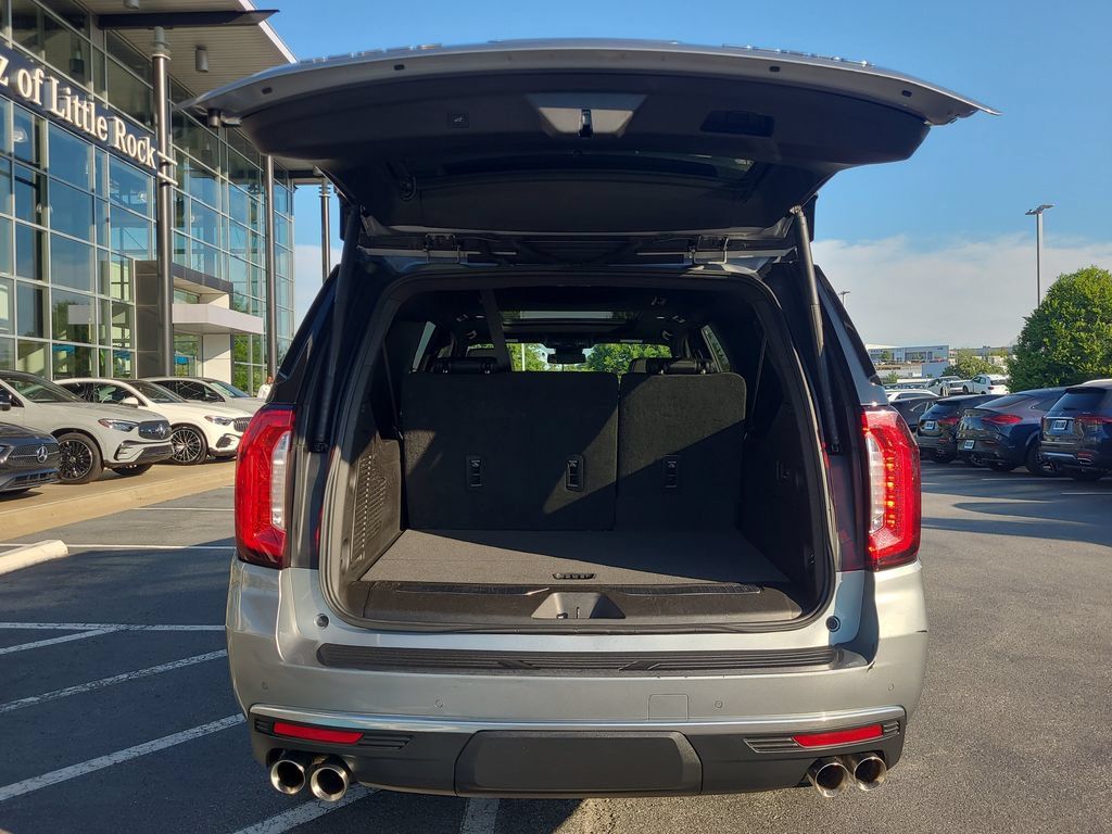 Used 2023 GMC Yukon XL Denali AWD/4WD image 16