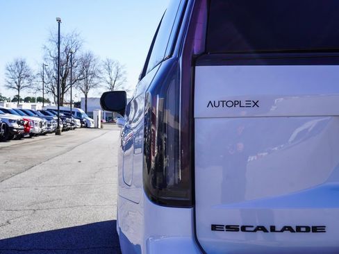 Used 2021 Cadillac Escalade Sport Platinum image 39