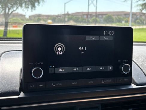 Used 2025 Honda Pilot Sport image 9