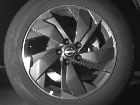 Used 2025 Nissan Rogue SV image 13