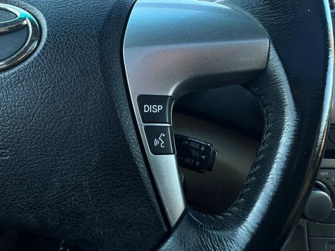 Used 2011 Toyota Highlander SE w/ Tow Pkg image 18