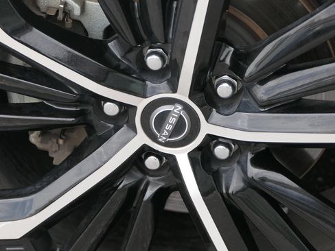 Used 2024 Nissan Altima 2.5 SR FWD image 11