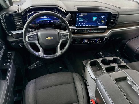 Used 2025 Chevrolet Silverado 1500 LT RWD image 17