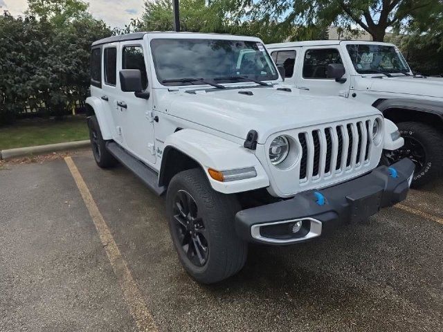 Used 2022 Jeep Wrangler Unlimited Sahara AWD/4WD image 8