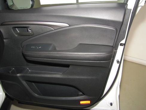 Certified 2023 Honda Passport EX-L image 22