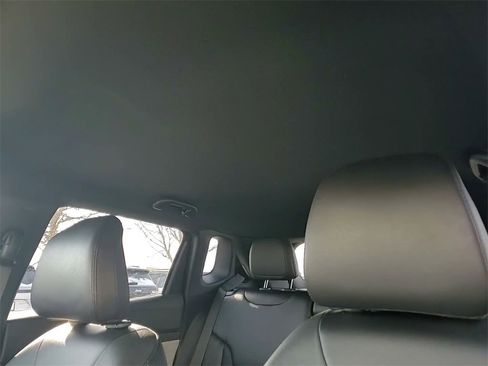 Used 2023 Jeep Compass Latitude image 33