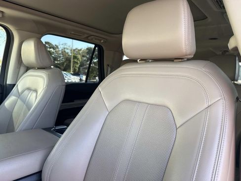 Used 2024 Ford Expedition Max Limited image 25