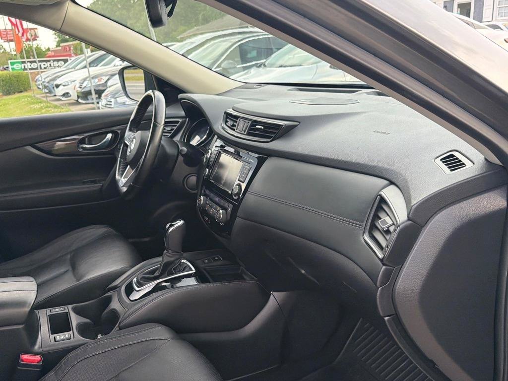 Used 2018 Nissan Rogue SL w/ Premium Package AWD/4WD image 16