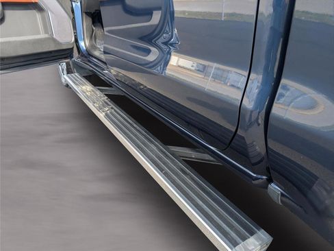 Used 2023 GMC Sierra 1500 Denali Ultimate image 9