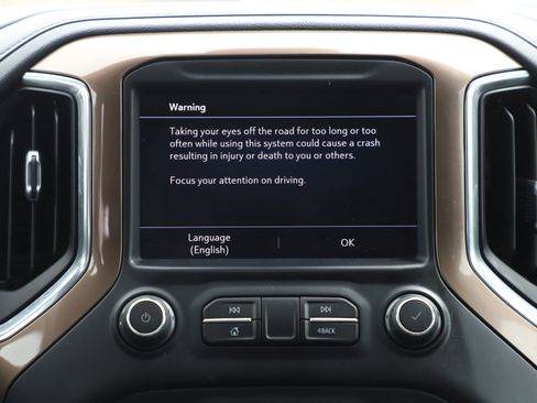 Used 2020 Chevrolet Silverado 3500 High Country w/ Snow Plow Prep/Camper Package image 18