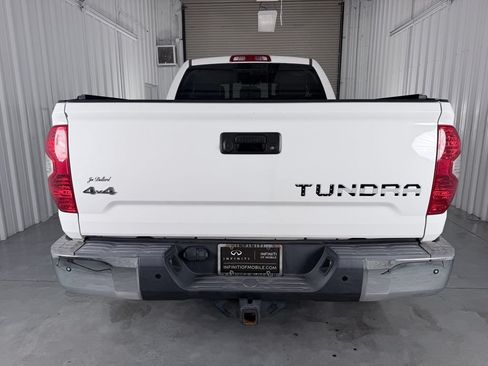 Used 2017 Toyota Tundra Limited w/ Limited Premium Package AWD/4WD image 5