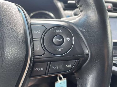 Used 2018 Toyota Camry SE FWD image 25