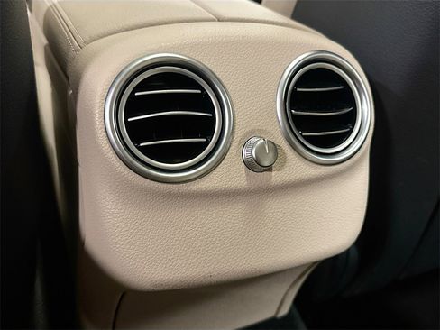 Used 2021 Mercedes-Benz C 300 4MATIC Sedan image 29