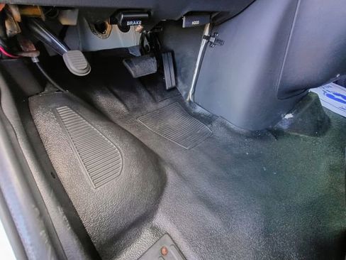 Used 2002 Dodge B3500 image 44