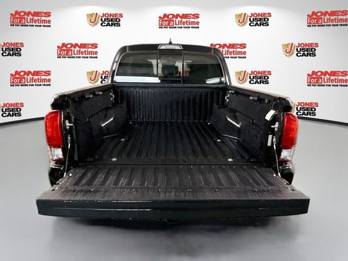 Certified 2022 Toyota Tacoma SR5 w/ Technology Package AWD/4WD image 27