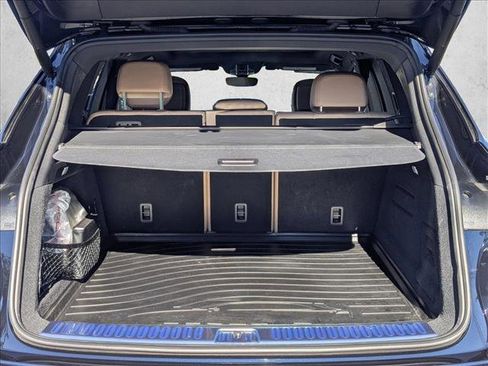 Used 2022 Porsche Cayenne image 6