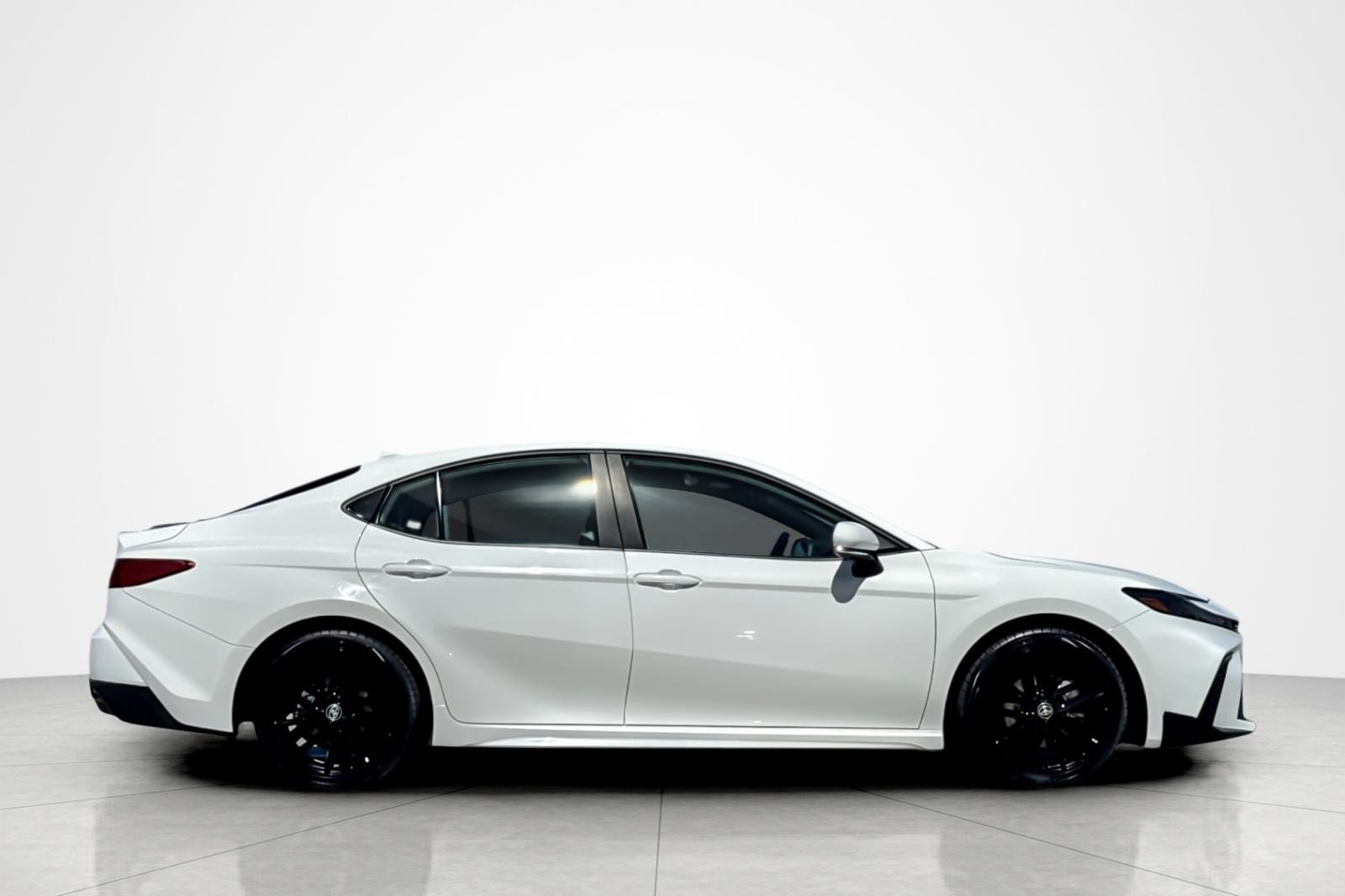 Certified 2025 Toyota Camry SE FWD image 6